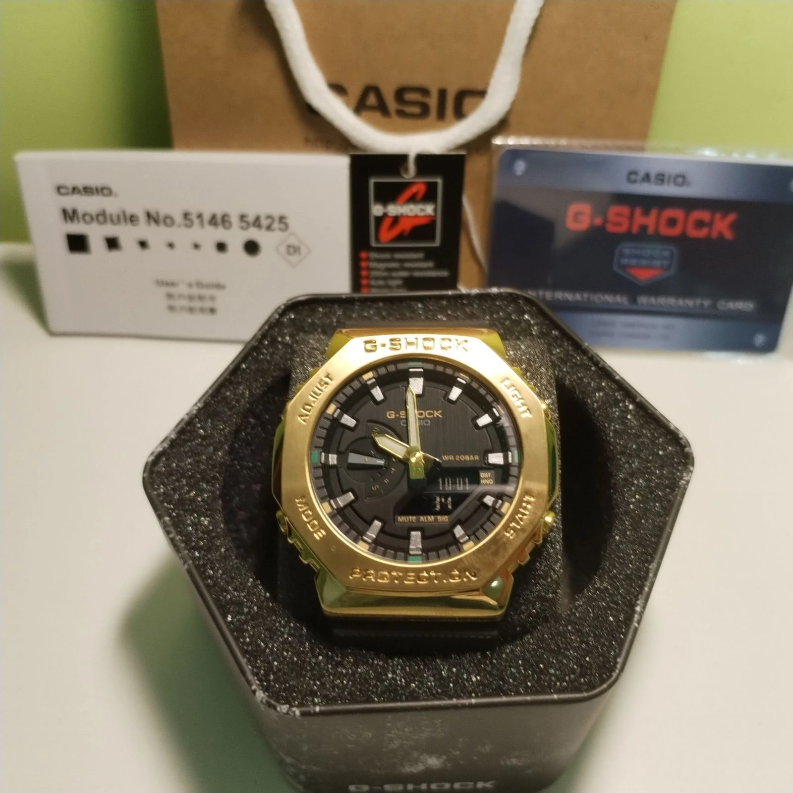 Reloj G-Shock GM-2100G-1A9